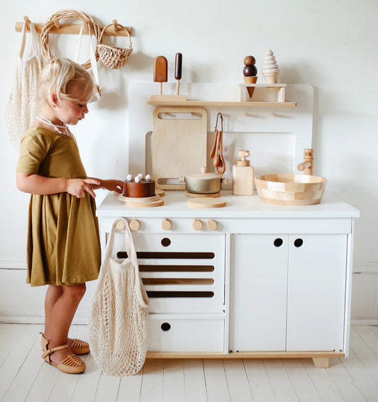 Zoe Play Kitchen (Milk)