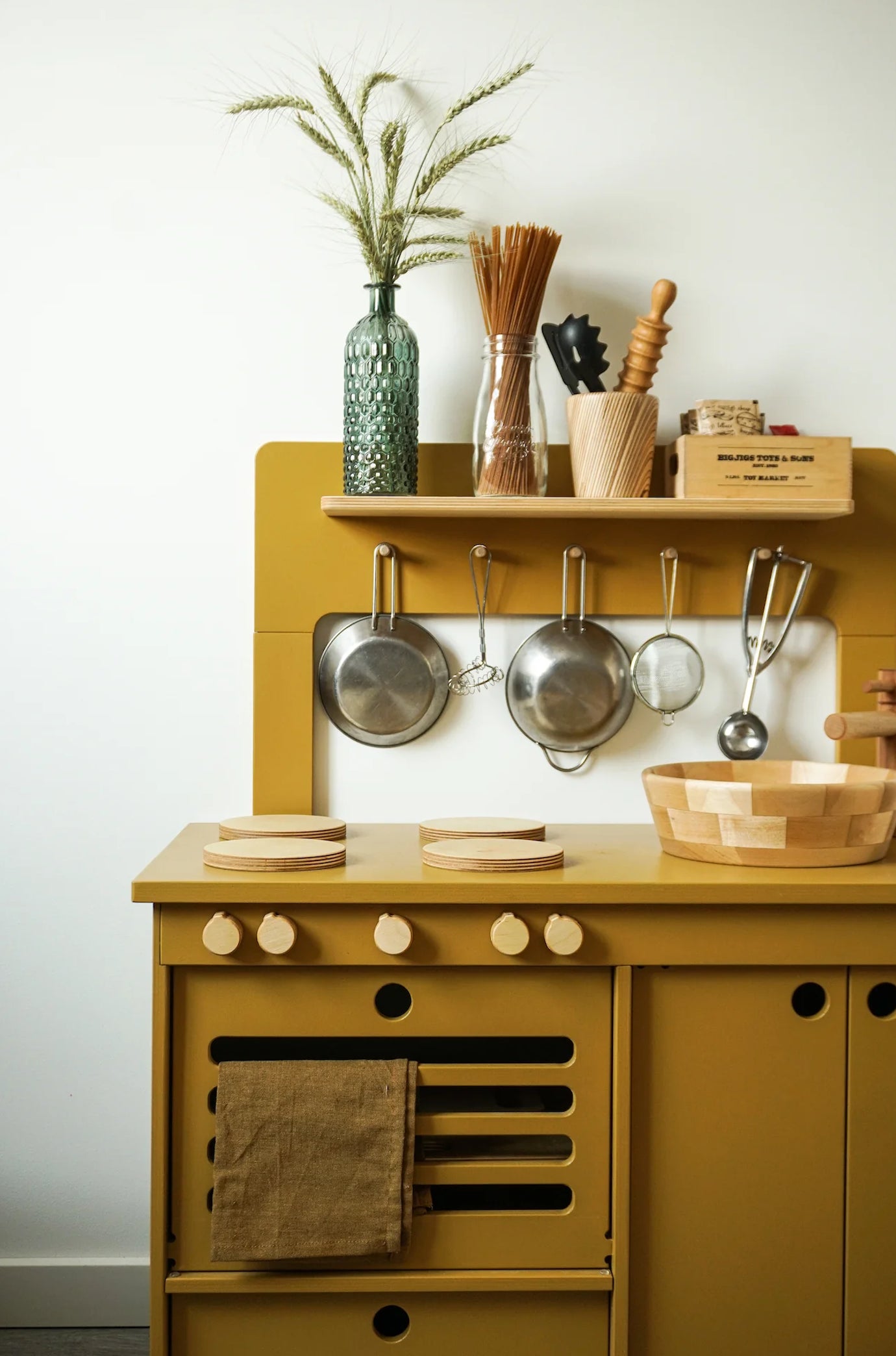 Zoe Play Kitchen (Mustard)