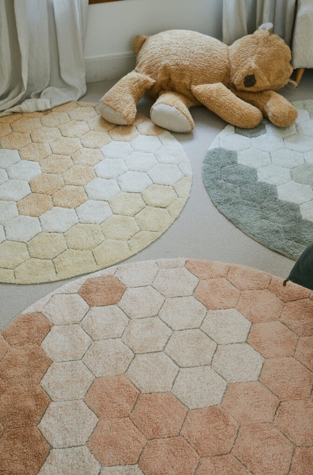 Washable Round Honeycomb Rug (multiple colors)