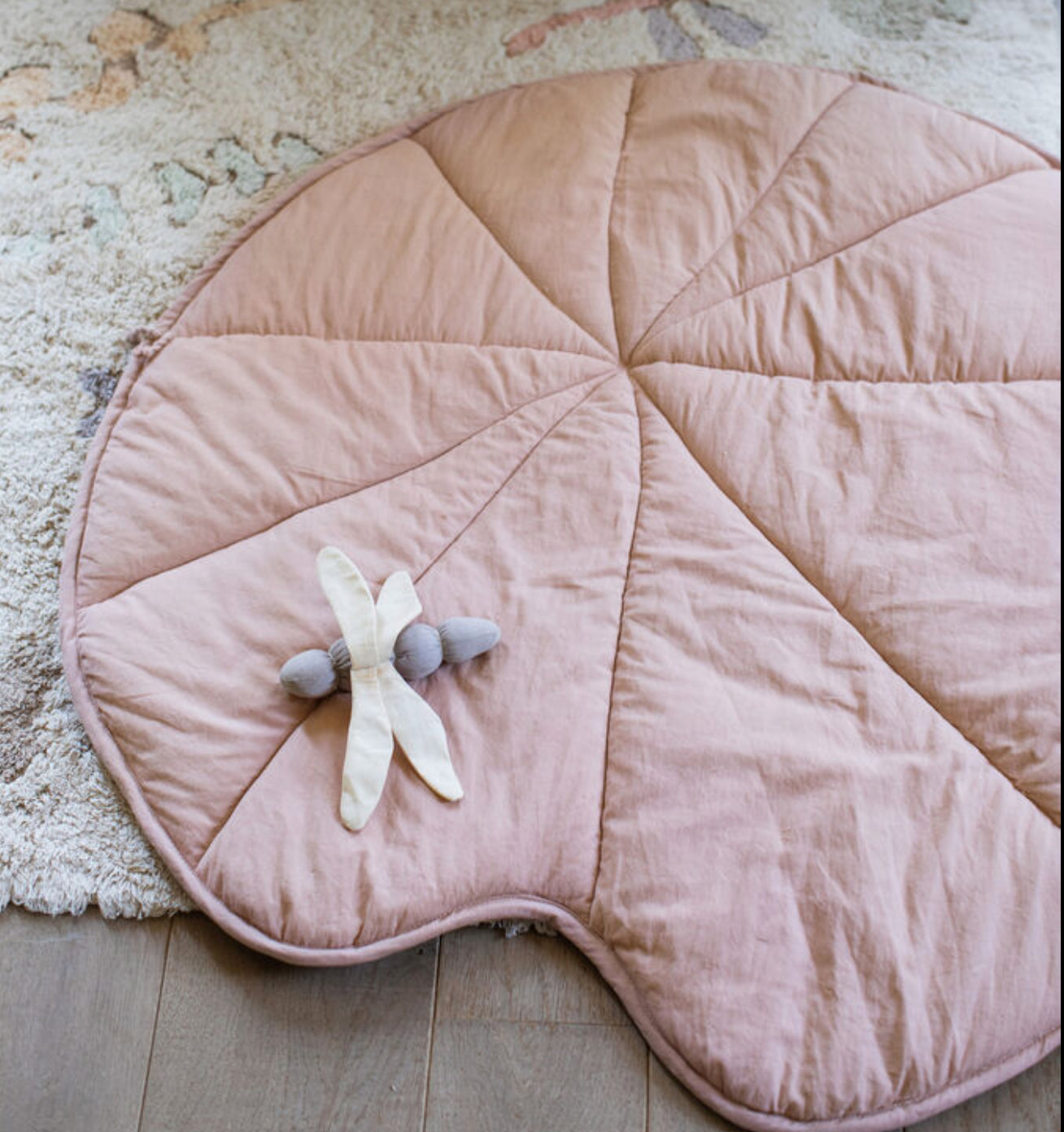 Water Lily Playmat in Vintage Nude