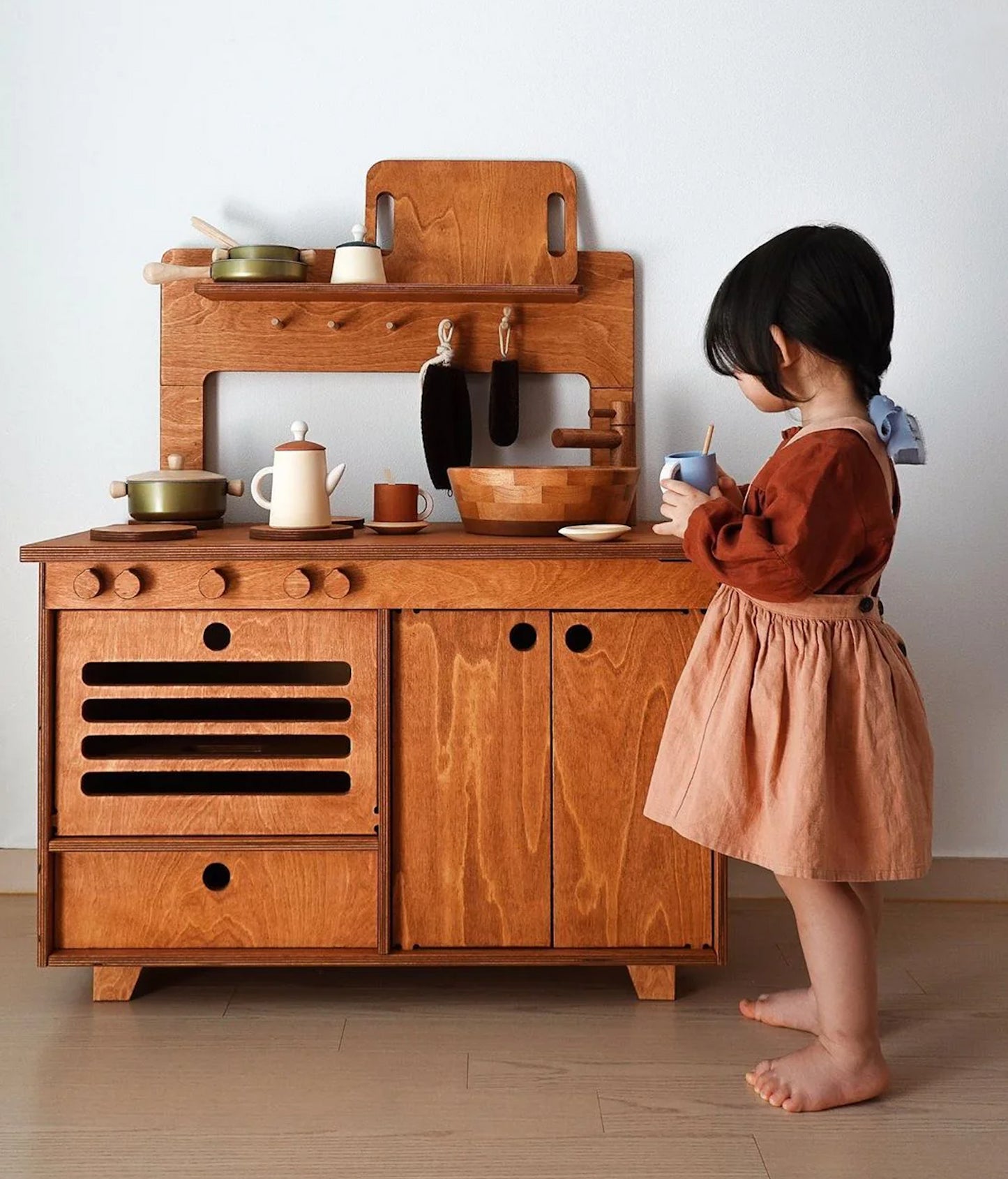 Zoe Play Kitchen (Mahogany)