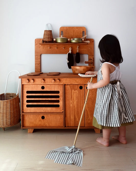 Zoe Play Kitchen (Mahogany)