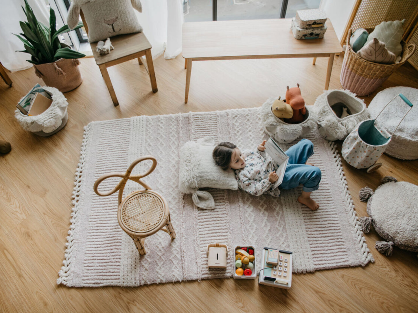 Ari Wool Rug (Rose)