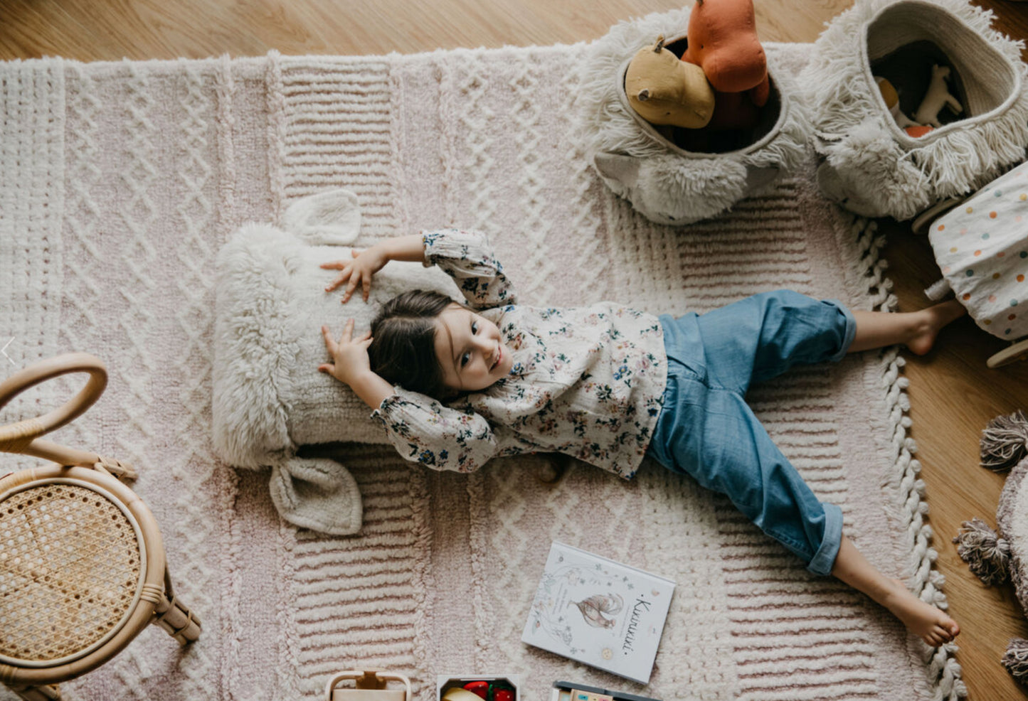 Ari Wool Rug (Rose)