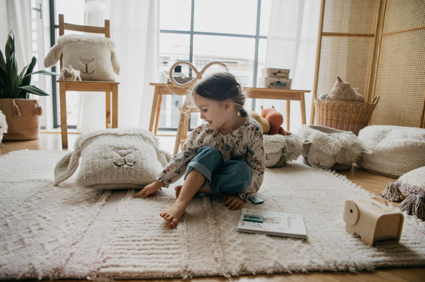 Ari Wool Rug (Rose)