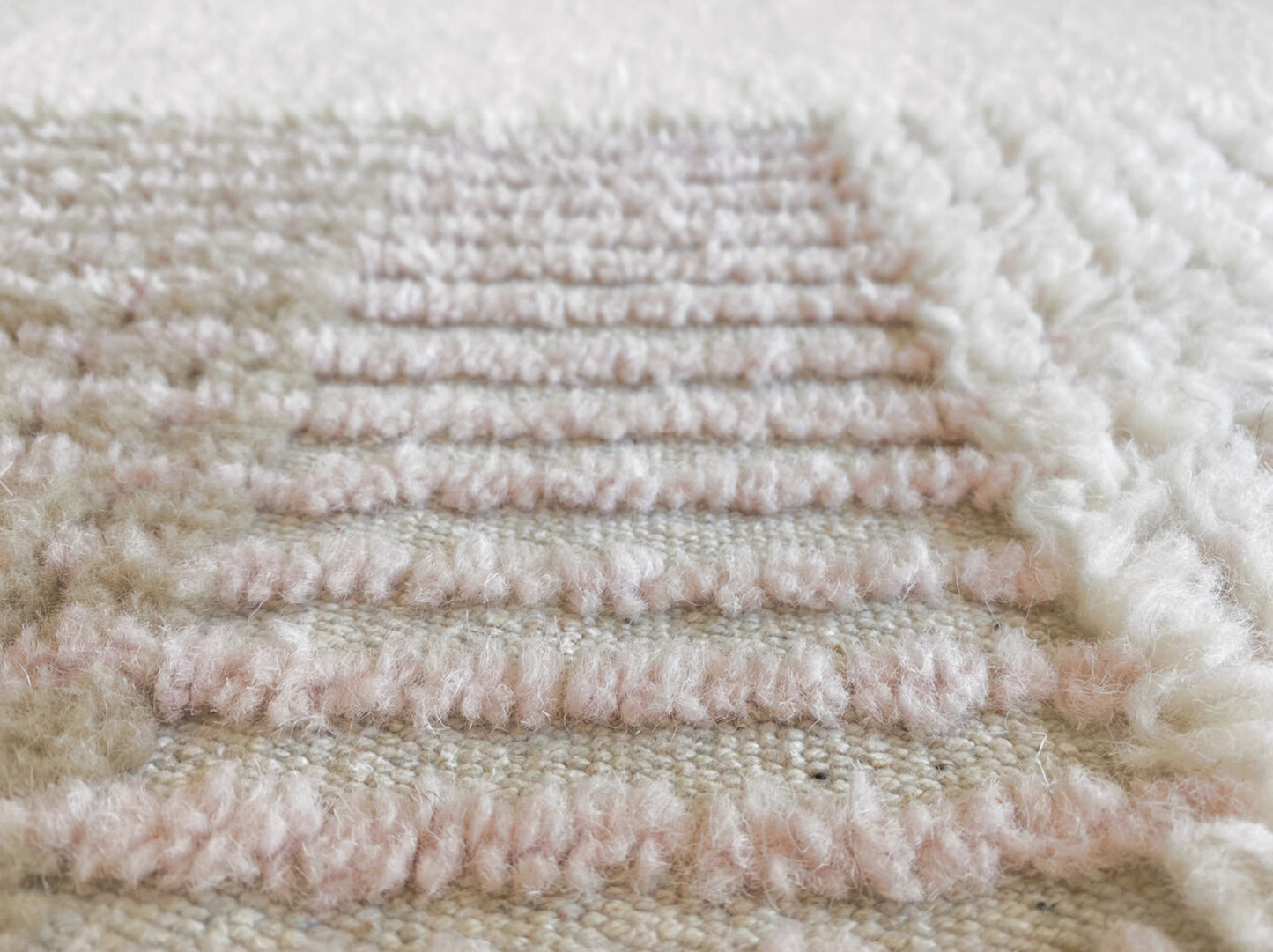 Kaia Wool Rug (Rose)