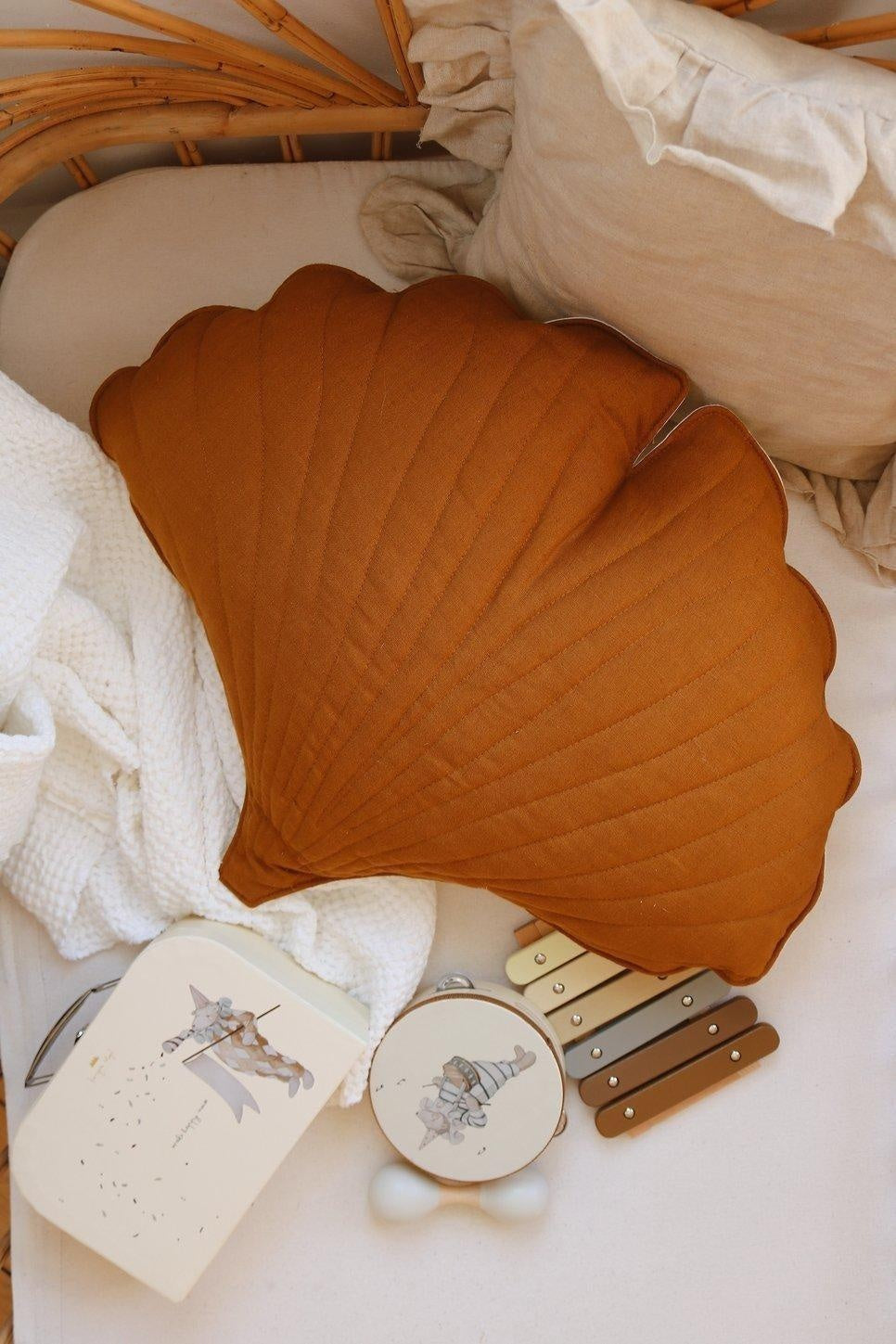 Linen Caramel Ginkgo Leaf Pillow