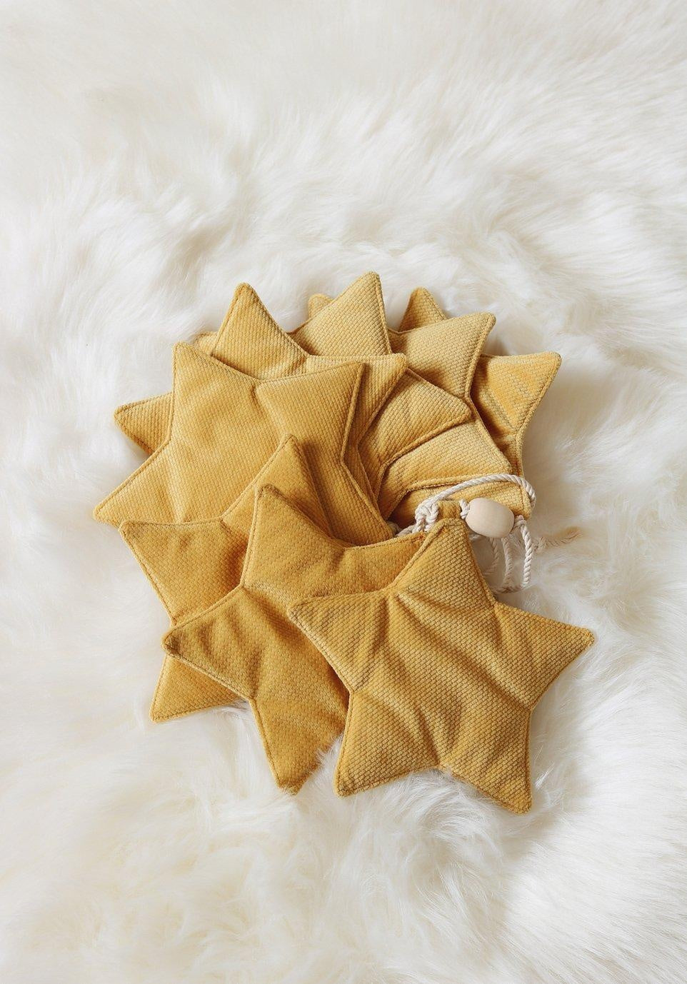 Velvet Honey Dust Star Garland