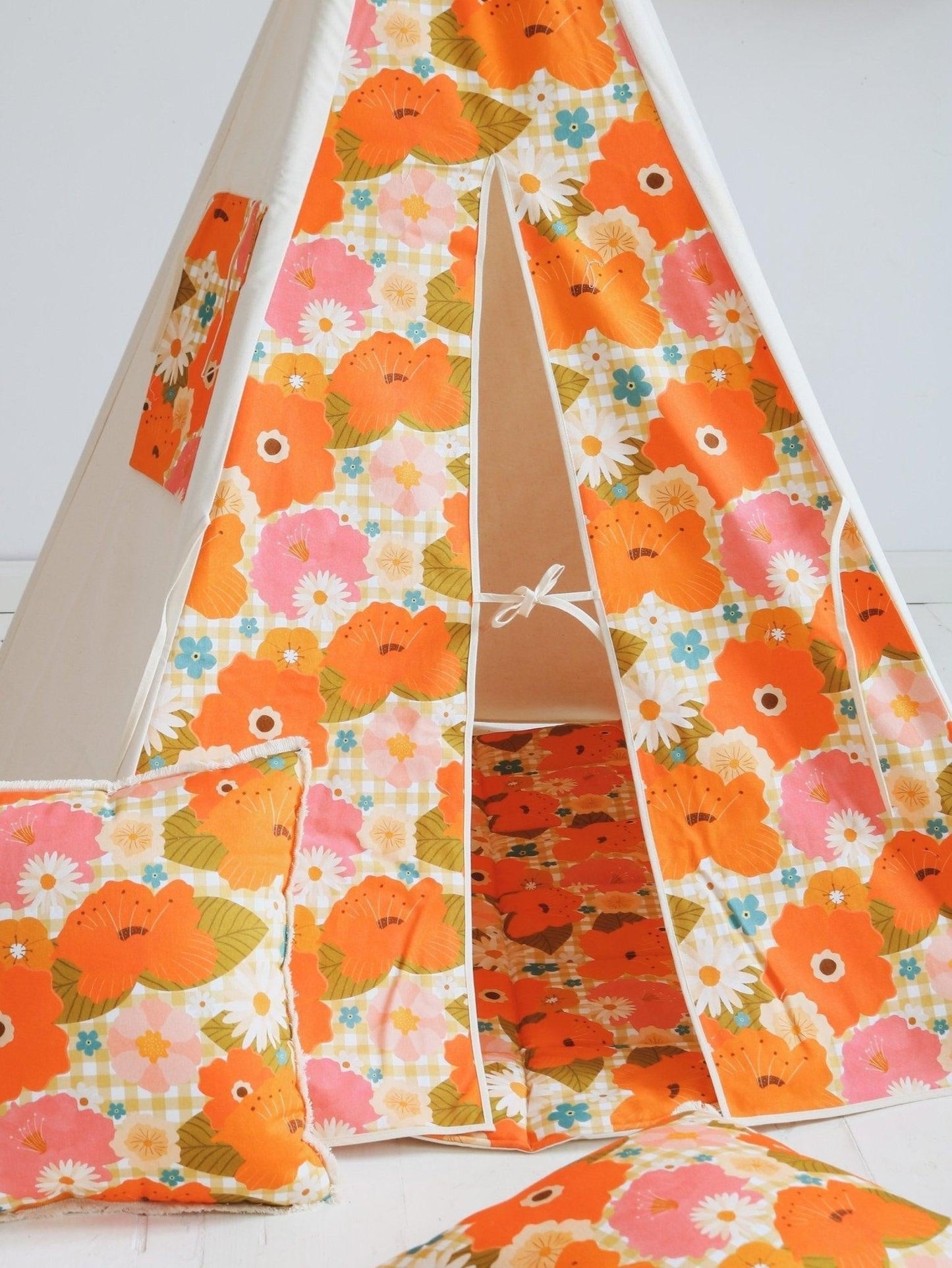 Picnic with Flowers Play Tent Set